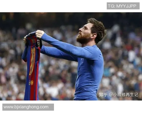 足球明星举杯庆祝瞬间展现团结与荣耀的激情时刻 足球明星举杯庆祝瞬间展现团结与荣耀的激情时刻