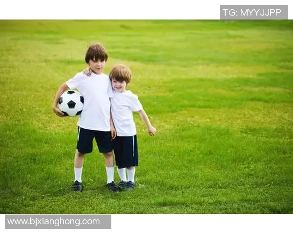 足球明星比赛中发球技巧与规则解析助你成为场上焦点