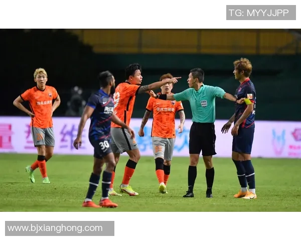 重庆足球队与深圳足球队赛后状态分析与复盘总结